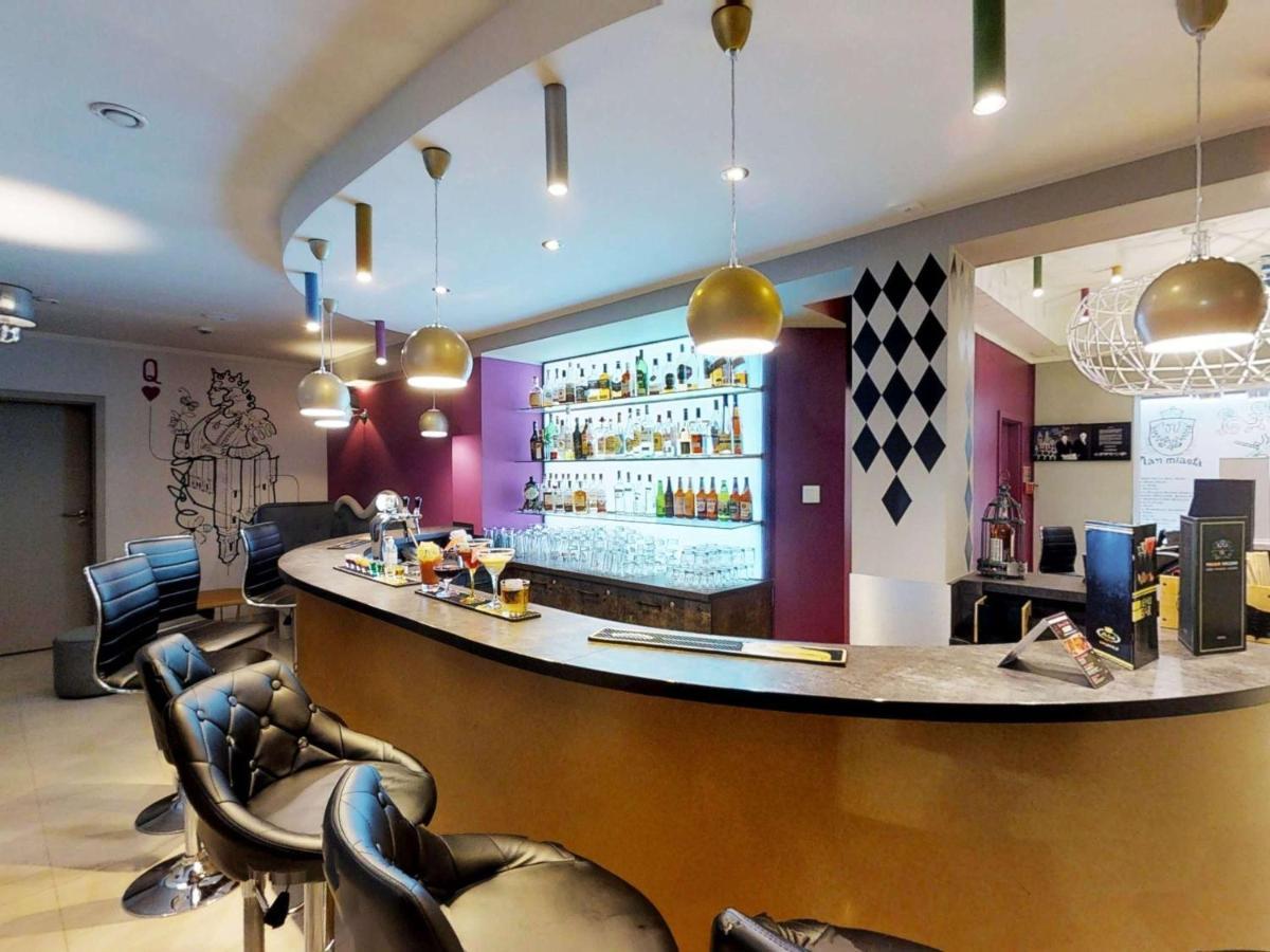 Ibis Styles Stare